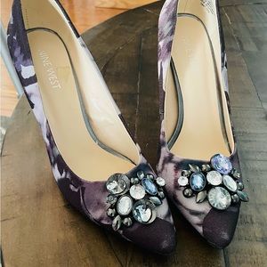 Nine‎ West purple bejeweled heels